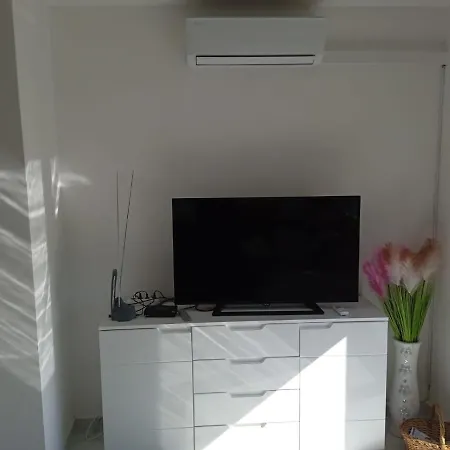 Apartman Iva *